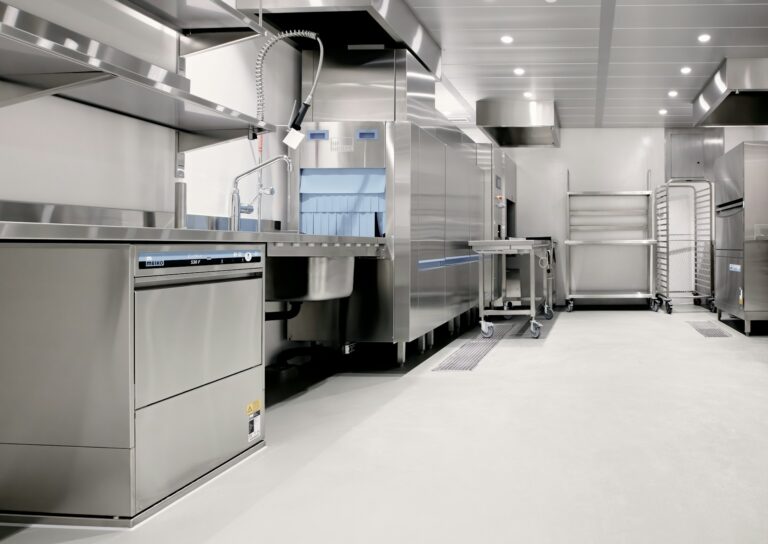 Galley and Kitchen Jobs on Cruise Ships: Roles for Cooks and Culinary Graduates